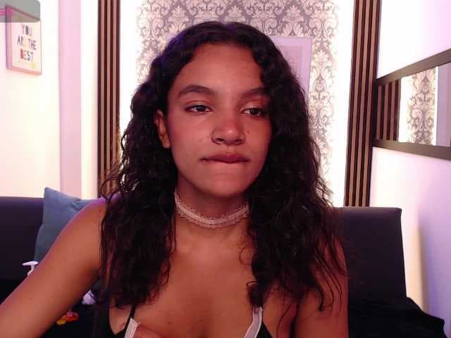 Nyxx-Velariia live cam on BongaCams
