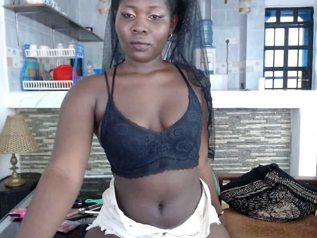 Cuddle-Cate live cam on BongaCams