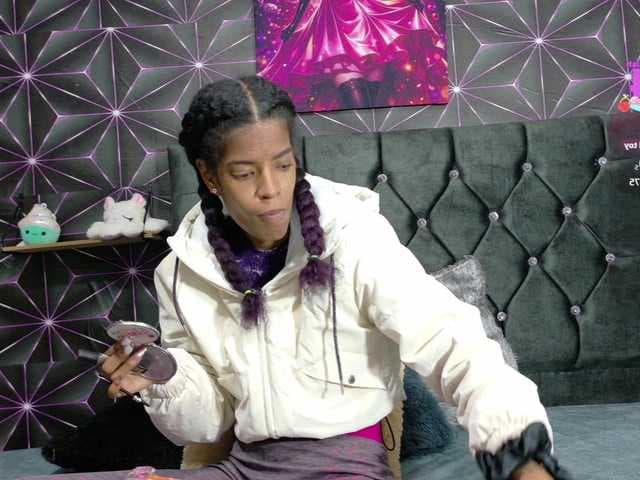 Thianahorny live cam