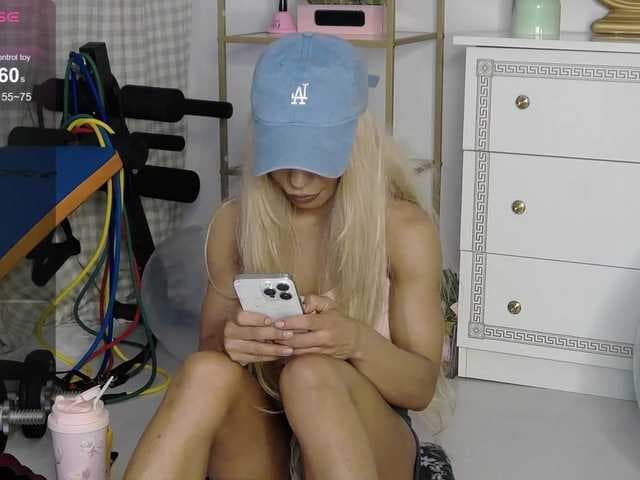 SarahRaiynex live cam