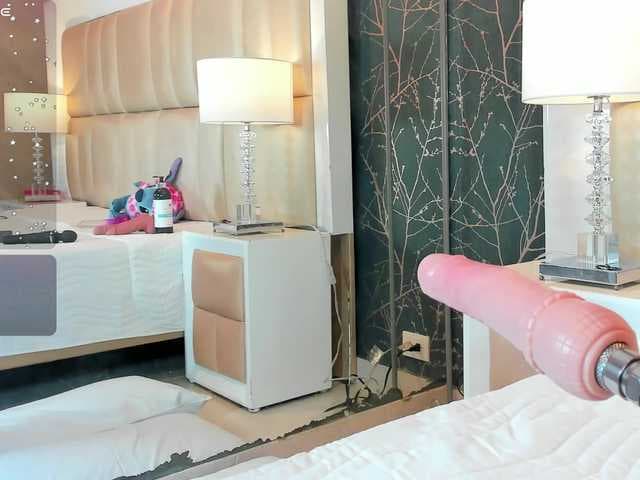 KiaraEverly live cam on BongaCams