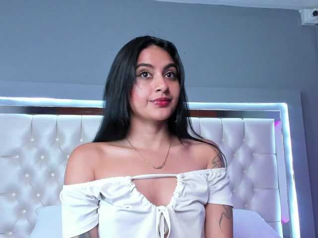 NicolleSweett04 live cam on BongaCams