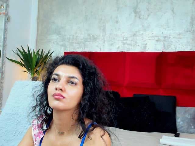 YasmineDelight live cam