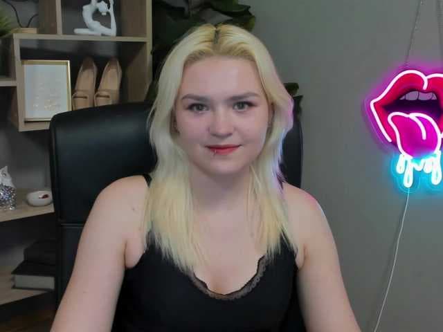 SweetLilyxo live cam on BongaCams