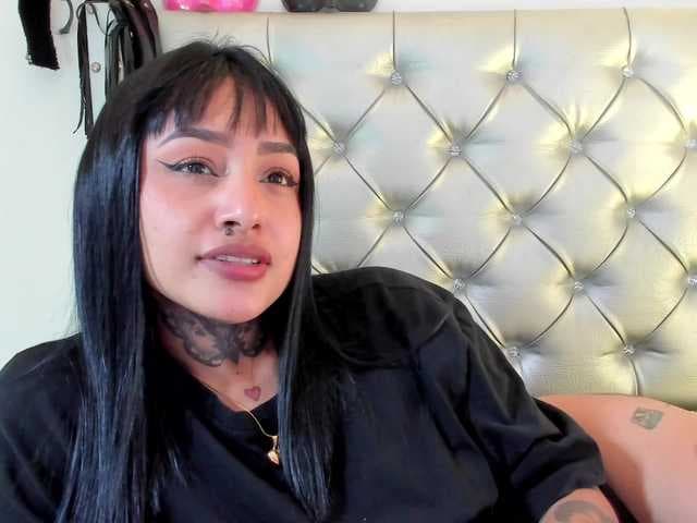 Darklunaa live cam on BongaCams