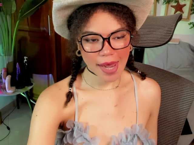 Jennifer-Connelly live cam on BongaCams