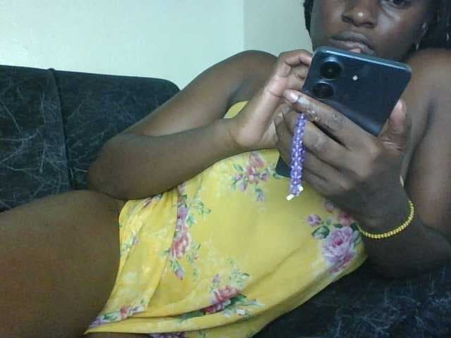 Slutybitch1 live cam on BongaCams