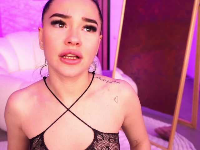 SashaLorrenz live cam