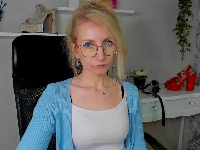 CinderellaMoon live cam on BongaCams