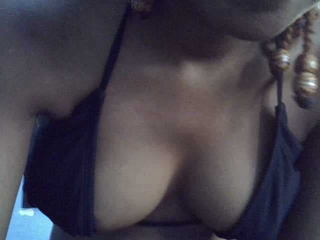 GoldenGoddess1 live cam