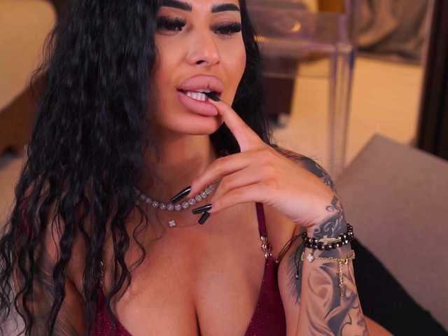 YanaRamirez live cam