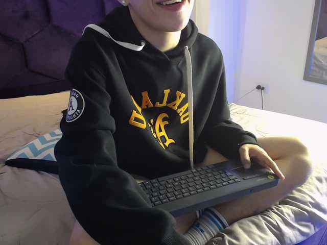 Dominike live cam on BongaCams