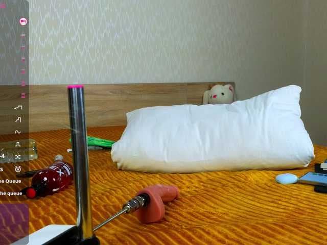 Adelina-Cowell live cam