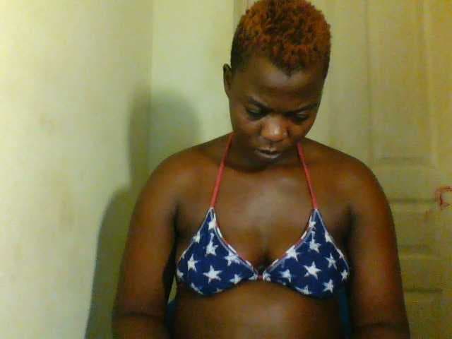 Val-Di live cam on BongaCams