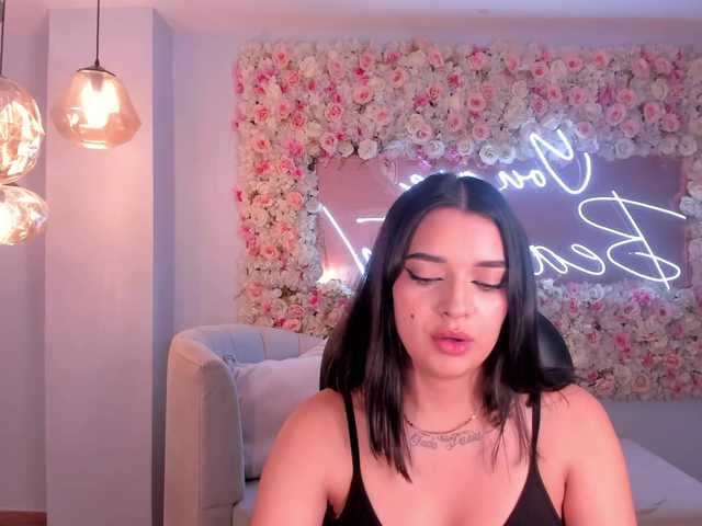 SkyDelacroix live cam on BongaCams