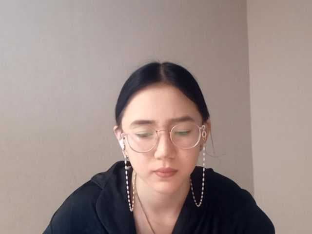 MyrleHenggeler live cam