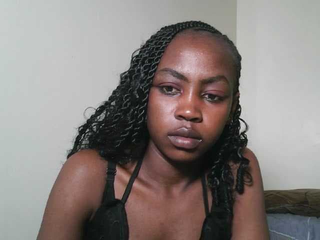 Prettyshanz1 live cam