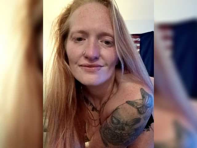 Smalltowncountrygirl1996 live cam