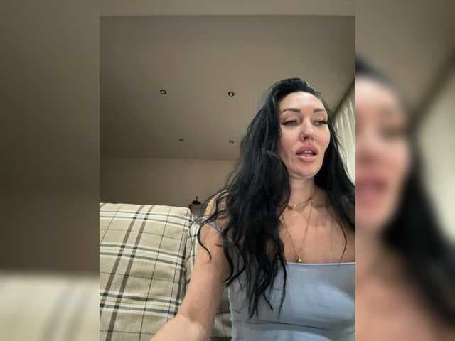 KorolevaQween000 live cam