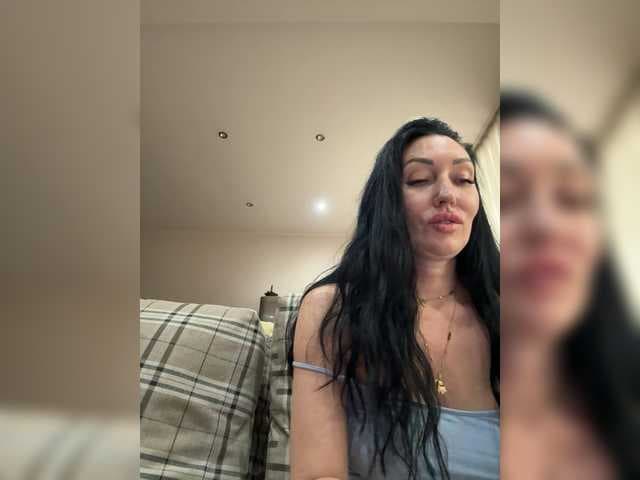 KorolevaQween000 live cam