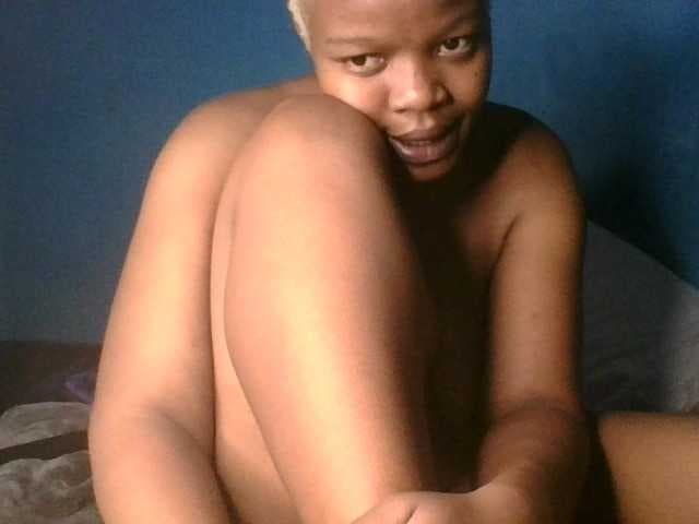 Melaninfetish02 live cam on BongaCams