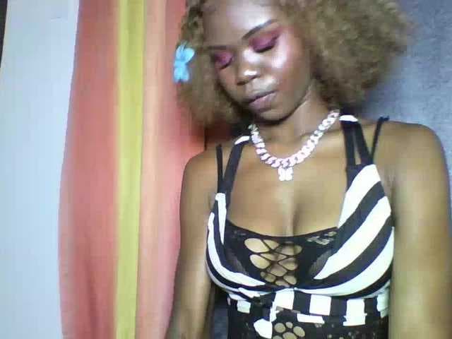 EbonyStarr live cam on BongaCams