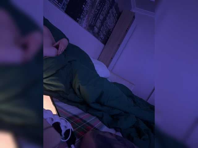 ChaseMePlease live cam