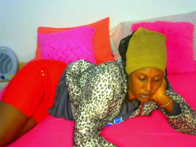 cherry96 live cam on BongaCams