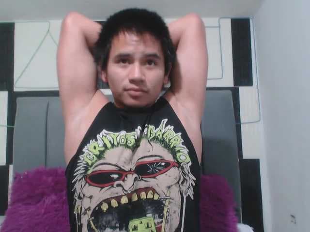 adonislatin19 live cam