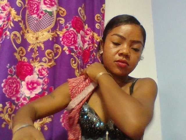 Elyah1a live cam on BongaCams