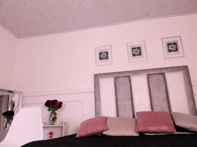 Siennarivas live cam on BongaCams