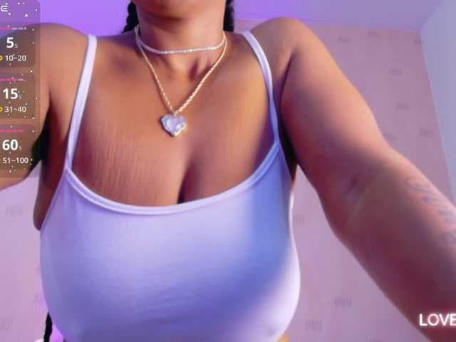 Naturalebony live cam on BongaCams