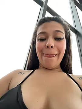 Alyshanon18 live cam