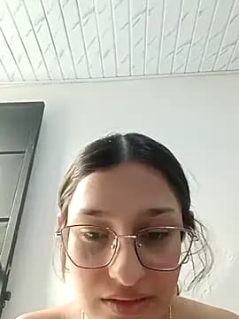 Ary-18 live cam on Stripchat