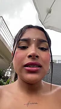 Mariangel_11 live cam on Stripchat
