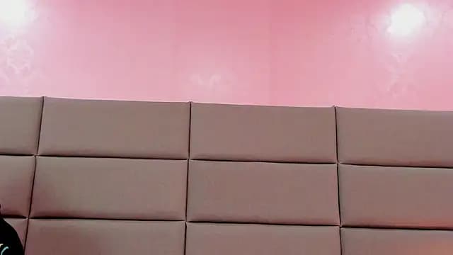 Emilia_Bons live cam