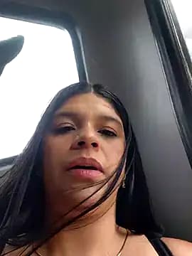 Layla-daring live cam