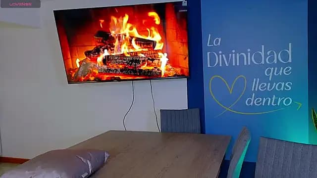 MiiaCullens live cam