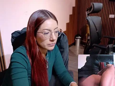 desk__desire live cam