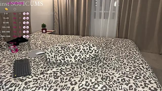 soficumss live cam on Stripchat