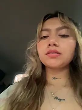 amanda-medrano1 live cam on Stripchat