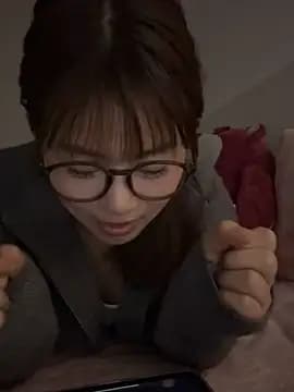 Nana-3 live cam on Stripchat