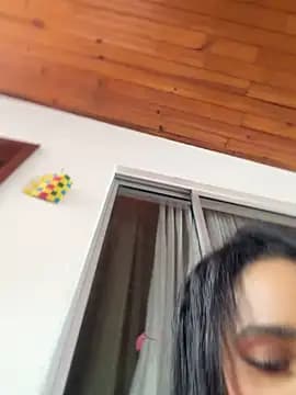 xenia_golden live cam