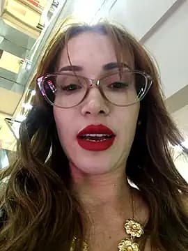 Irresistible24 live cam