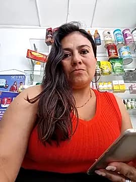 roxanasexy2025 live cam