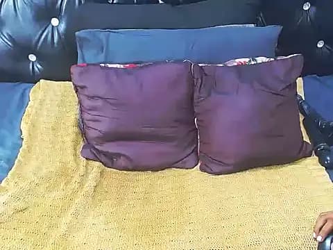 AppleAssMilky live cam