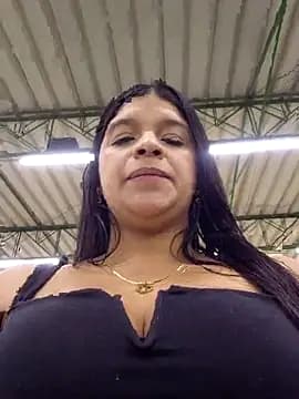 Layla-daring live cam