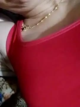 TRIEUTRIEU20 live cam on Stripchat