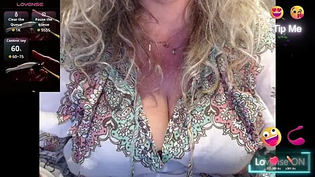 JenniLowen live cam on Stripchat