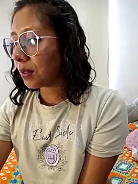 Camila_Lopez1 live cam on Stripchat